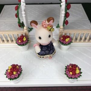 Calico Critters 4 Red, Pink, and Yellow Tulip Planters